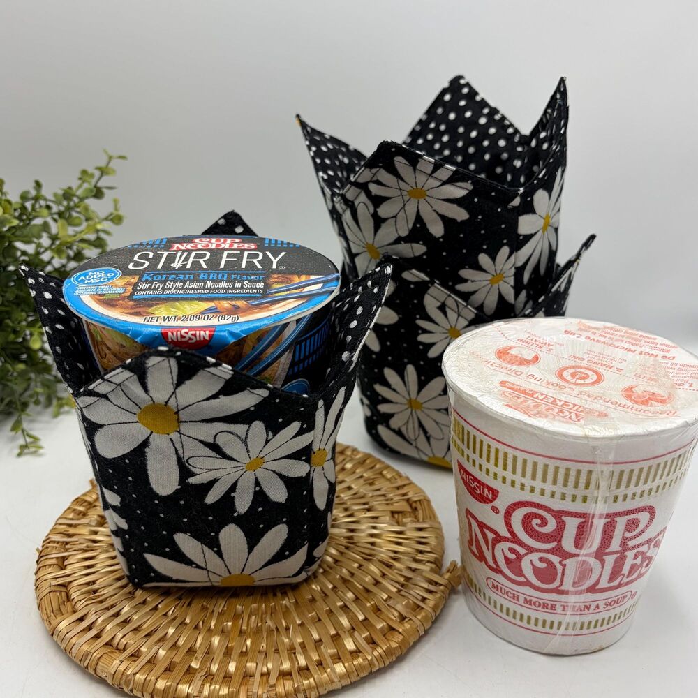 Microwave Pint Size Cozy for Noodles, Oatmeal, Stir Fry Ice Cream Black White